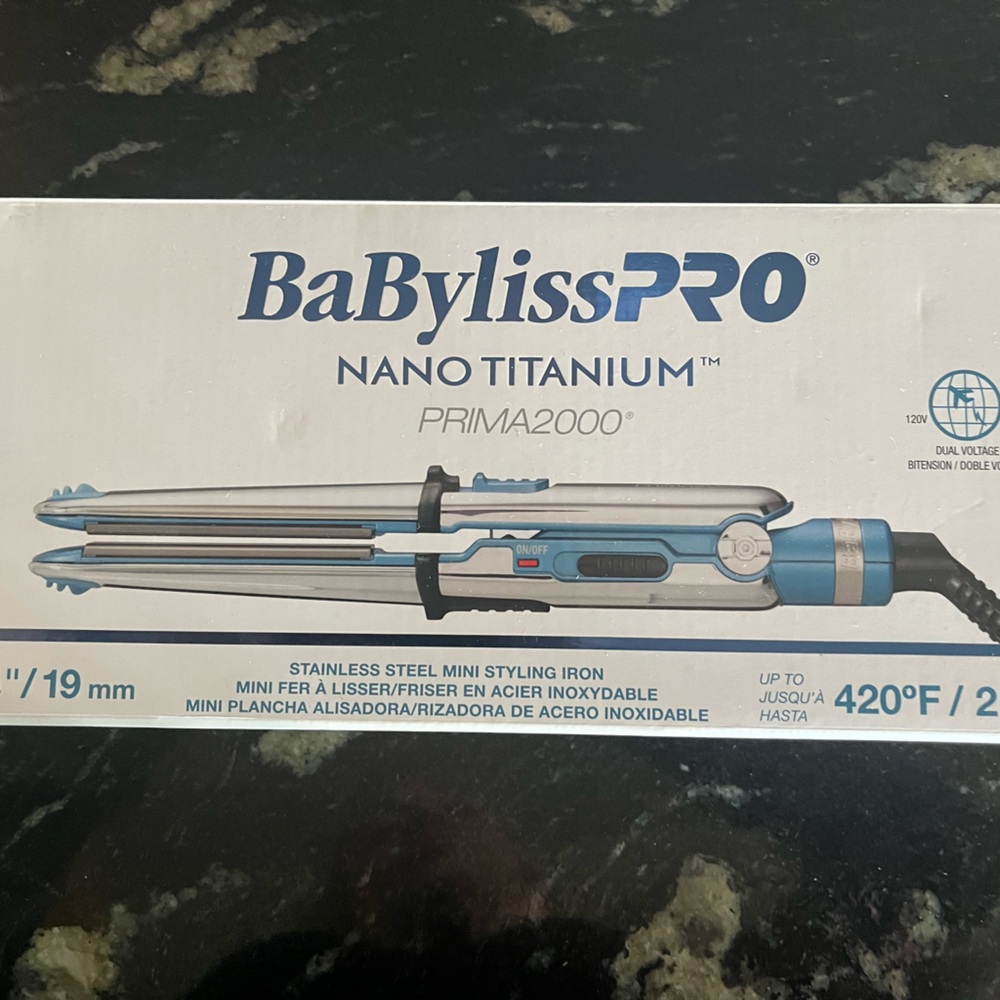 BaBylissPRO Nano Titanium Flat Iron - New in Box